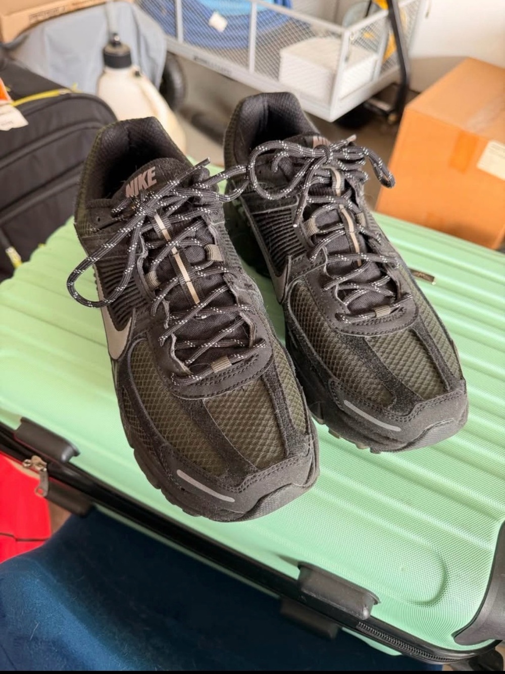 Nike Men’s Black Mesh & Reflective Accent Sneakers